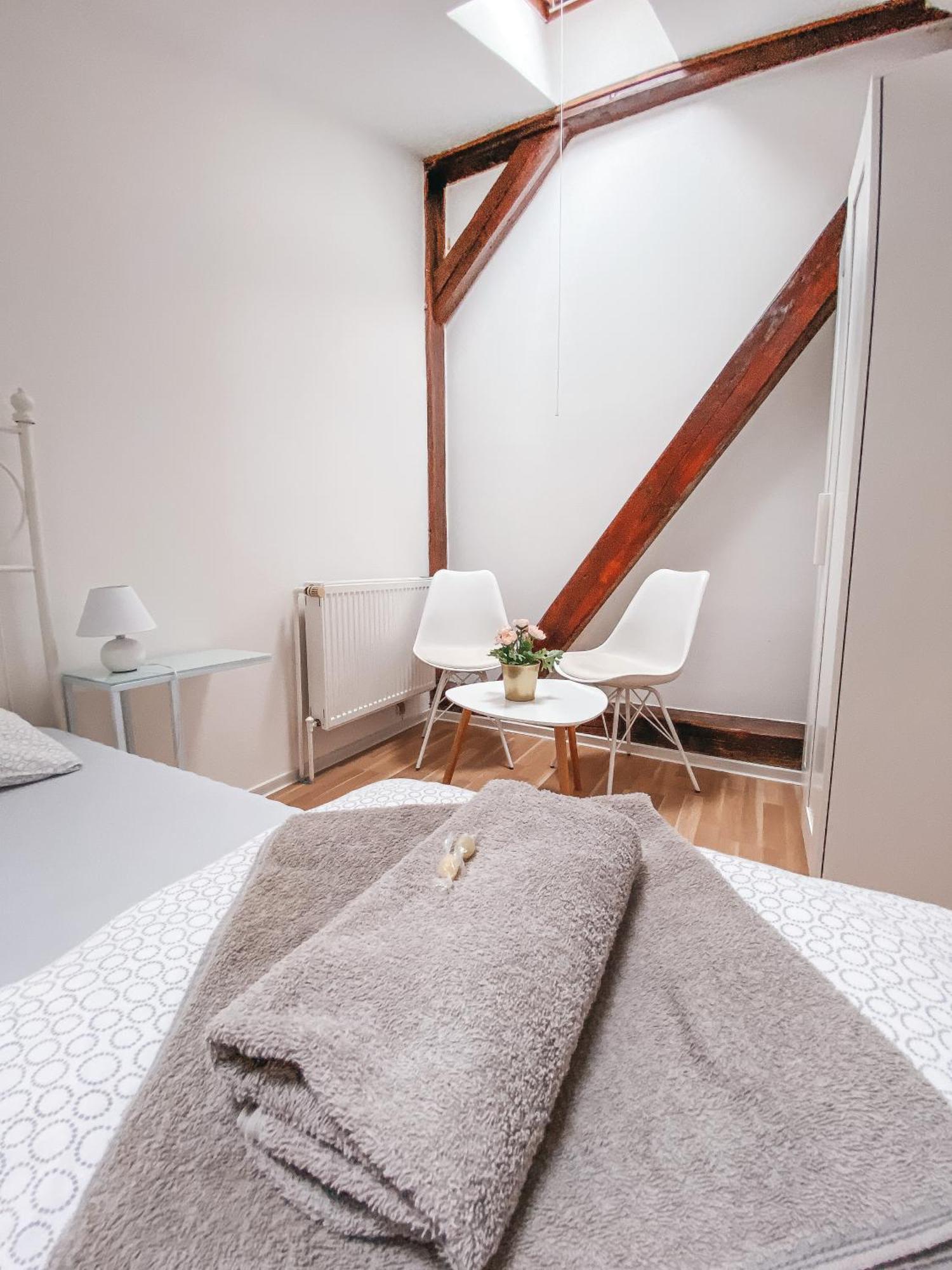 Blue Lotus Apartments Bratislava Ngoại thất bức ảnh