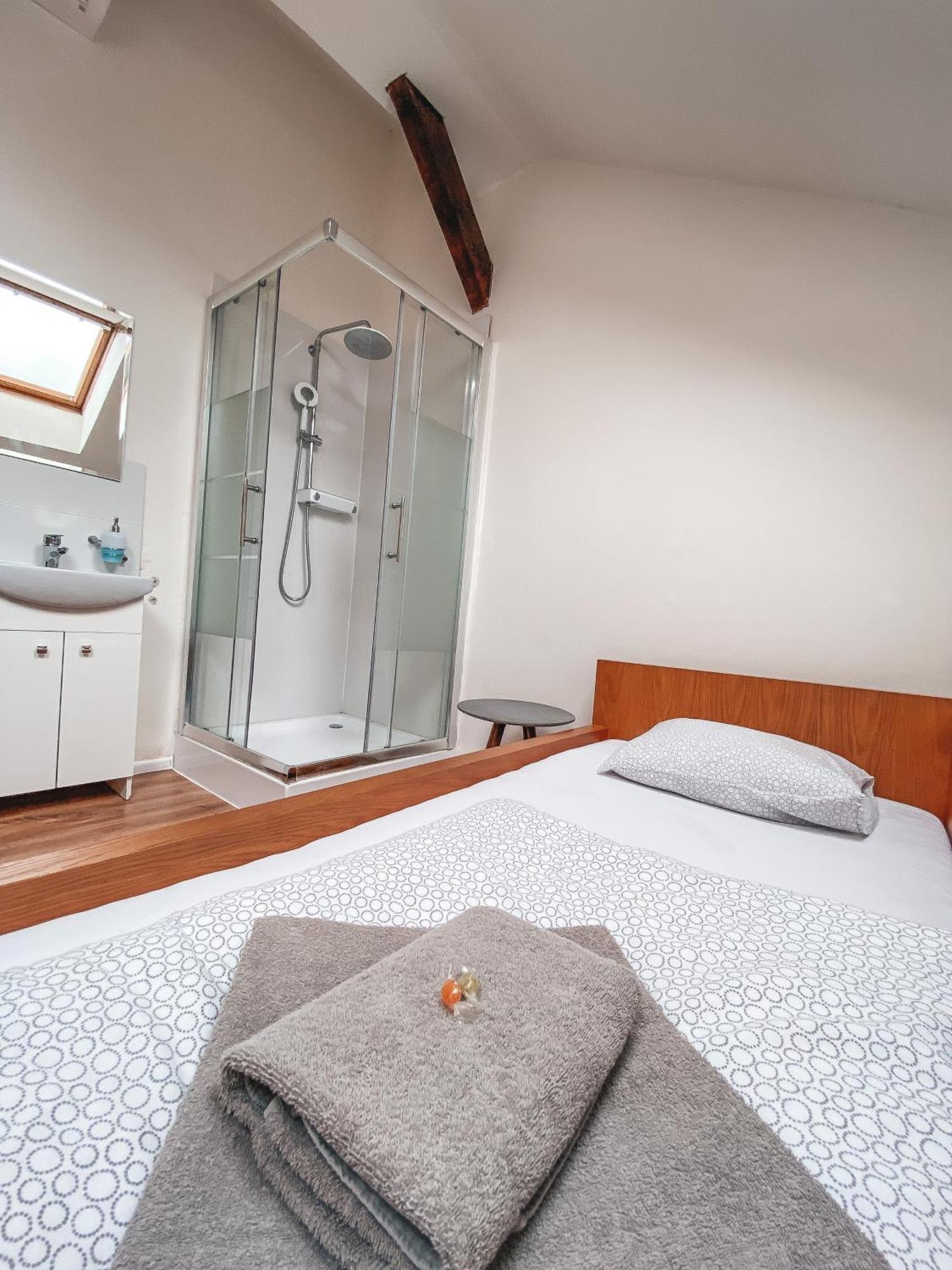 Blue Lotus Apartments Bratislava Ngoại thất bức ảnh