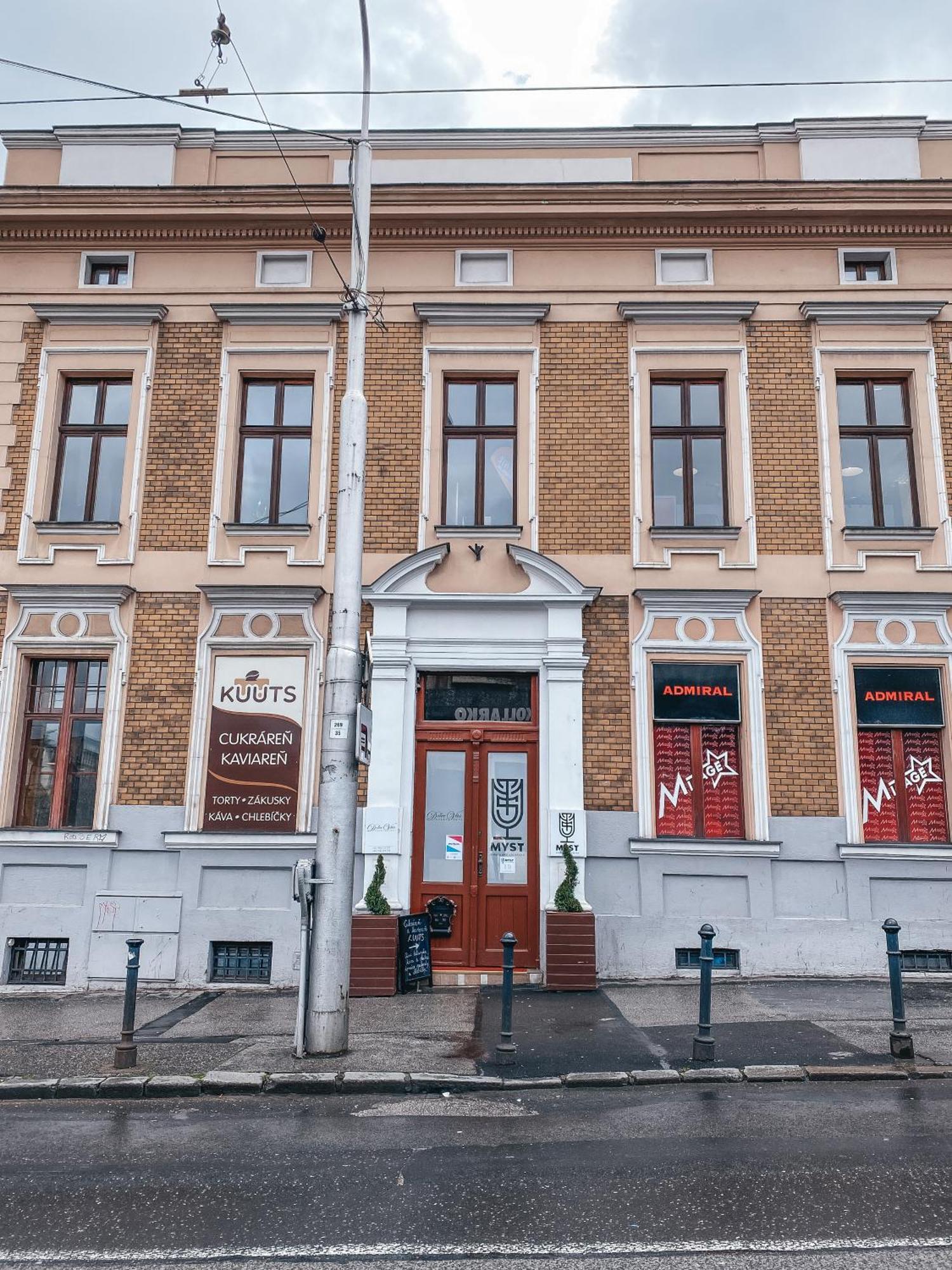Blue Lotus Apartments Bratislava Ngoại thất bức ảnh